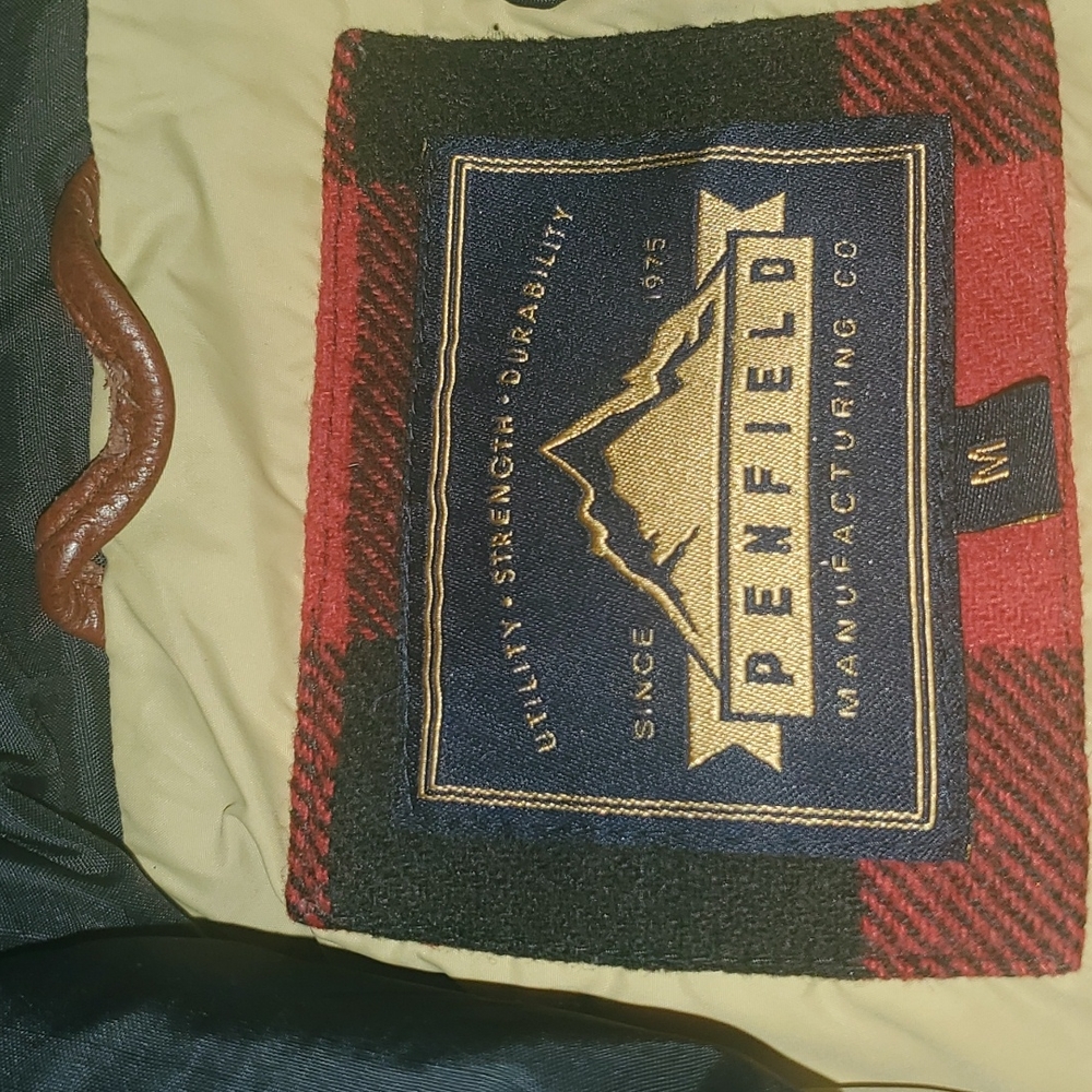 Women's Penfield barely used Down Buffalo Plaid Jacket coat. - Picture 4 of 4